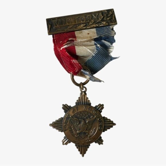 1917 Victory Medal – Town of Hamburg, NY – Local War Service Award by C.H. Co. - Picture 10 of 11